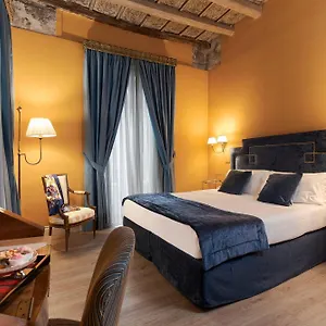 Palazzo Arone Dei Baroni Di Valentino Guest house