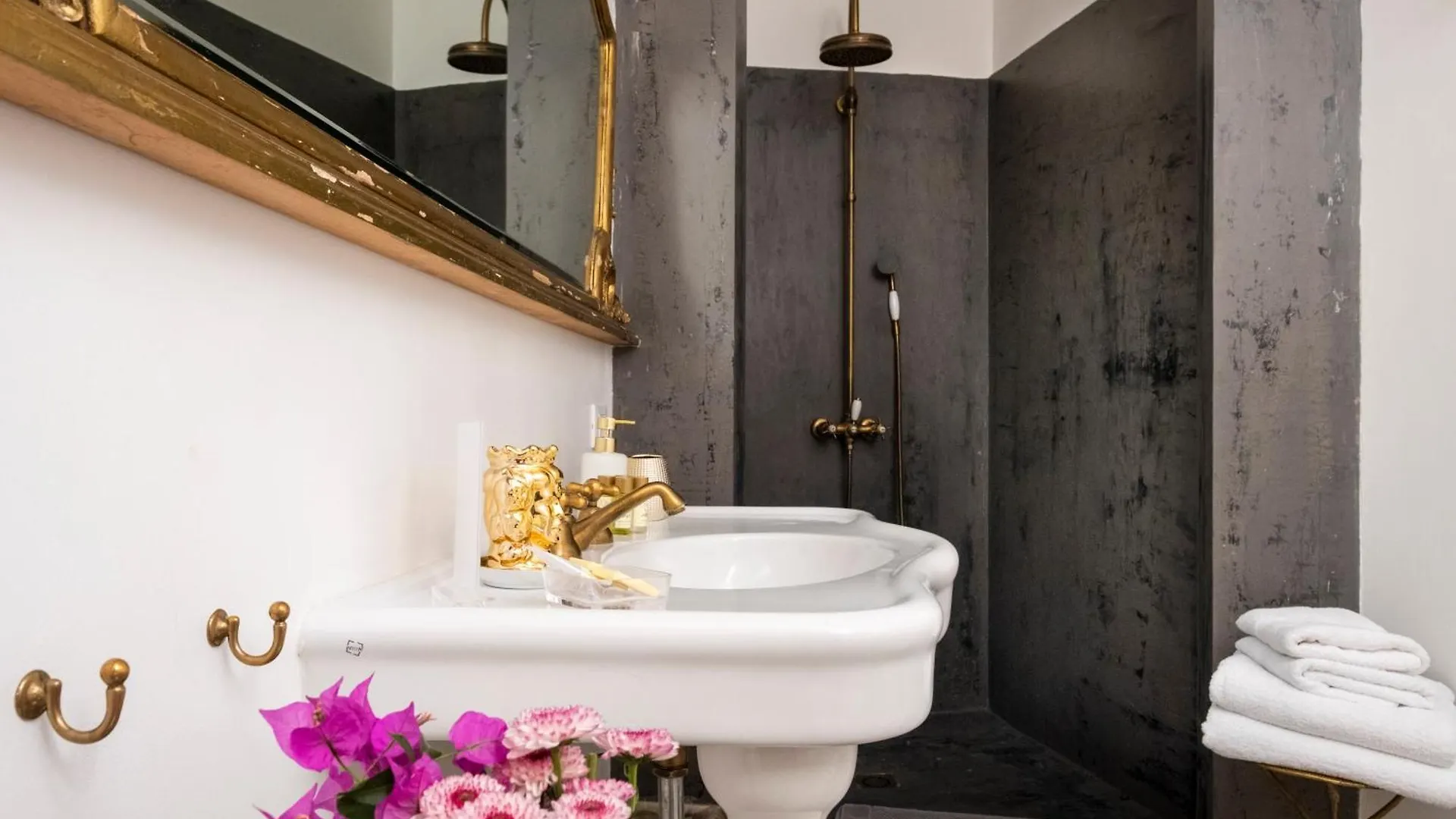 Gasthof Bb 22 Charming Rooms & Apartments Palermo